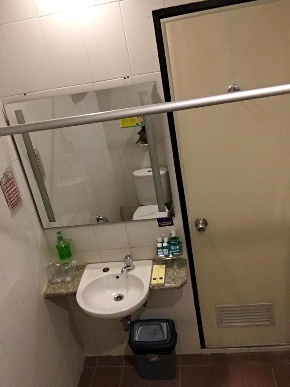 Hotel Wisata Niaga Пурвокерто Екстериор снимка