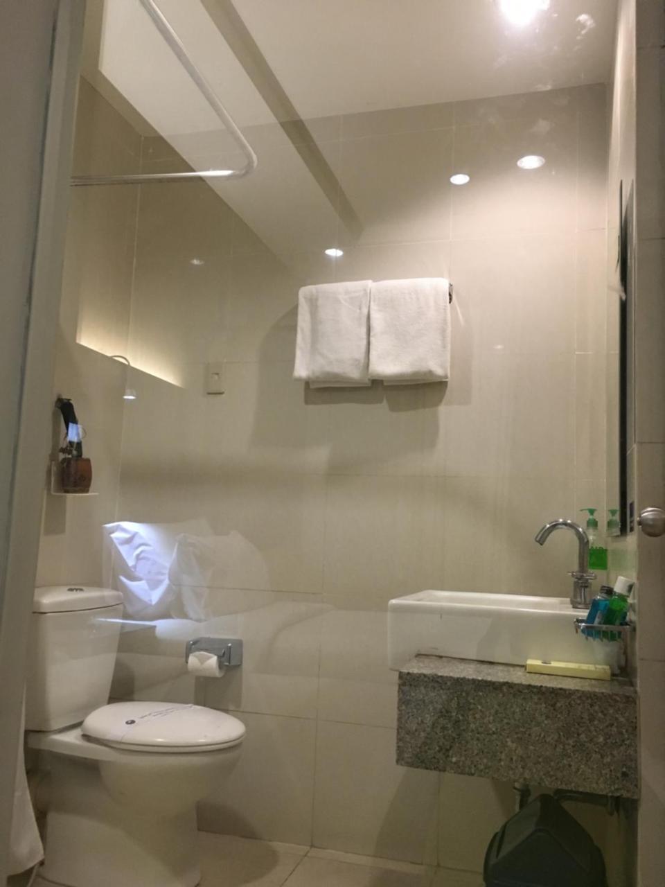 Hotel Wisata Niaga Пурвокерто Екстериор снимка