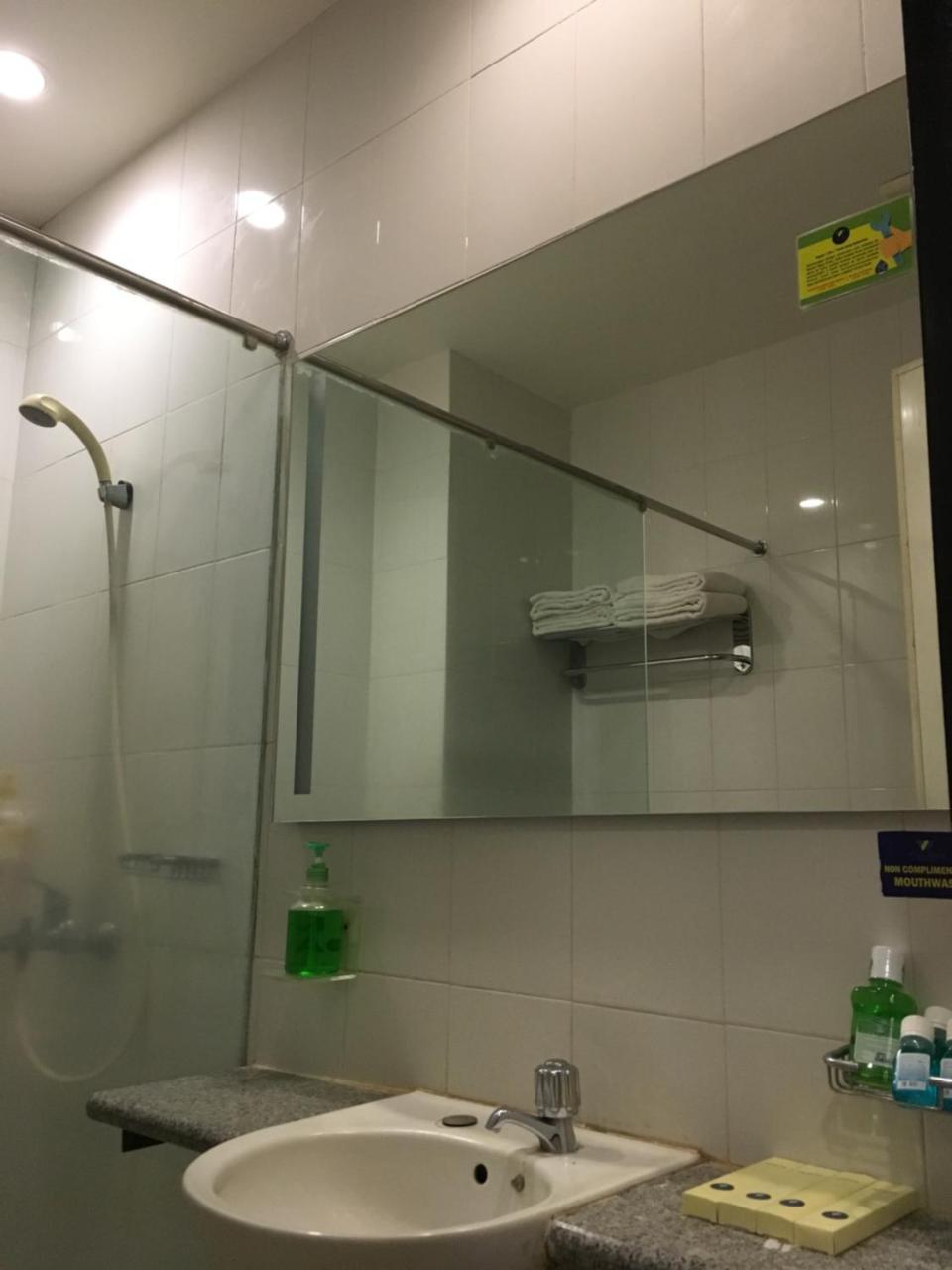 Hotel Wisata Niaga Пурвокерто Екстериор снимка