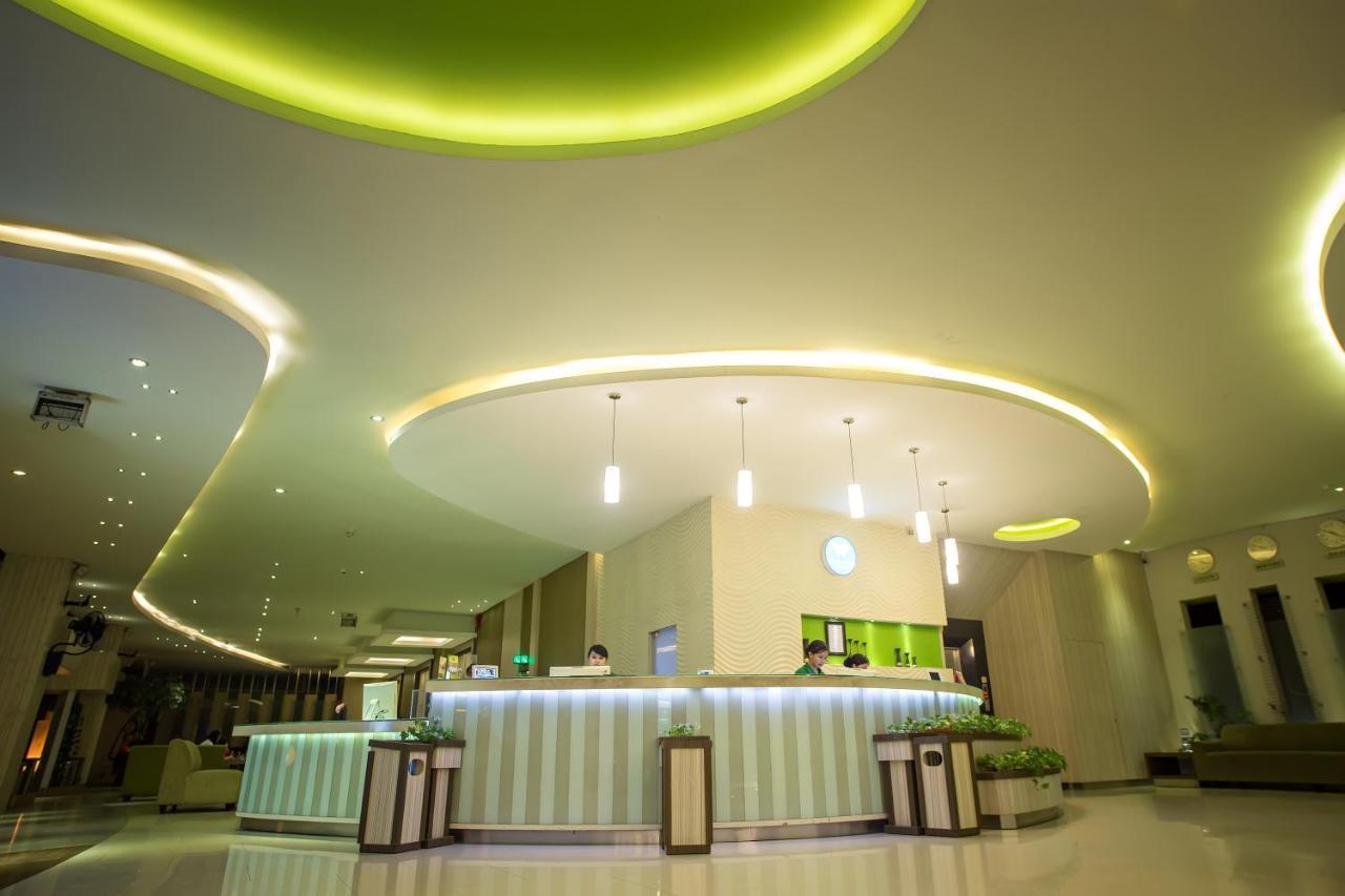 Hotel Wisata Niaga Пурвокерто Екстериор снимка